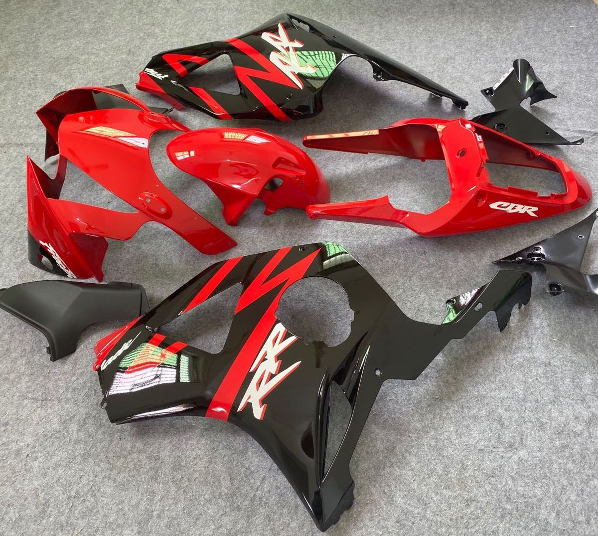 Honda CBR900RR 929 (2000-2001) Red, Black & White Fairings