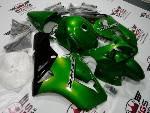 Fairing kit for a Kawasaki Ninja ZX12R (2000-2001) Green & Black