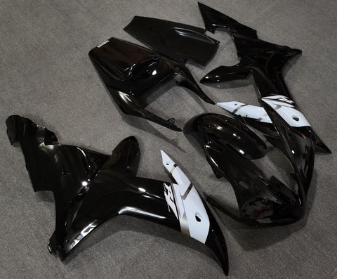 Yamaha YZF-R1 (2002-2003) Black, White & Silver Fairings