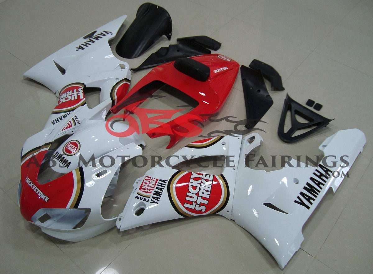 Yamaha YZF-R1 (1998-1999) Red & White Lucky Strike Fairings