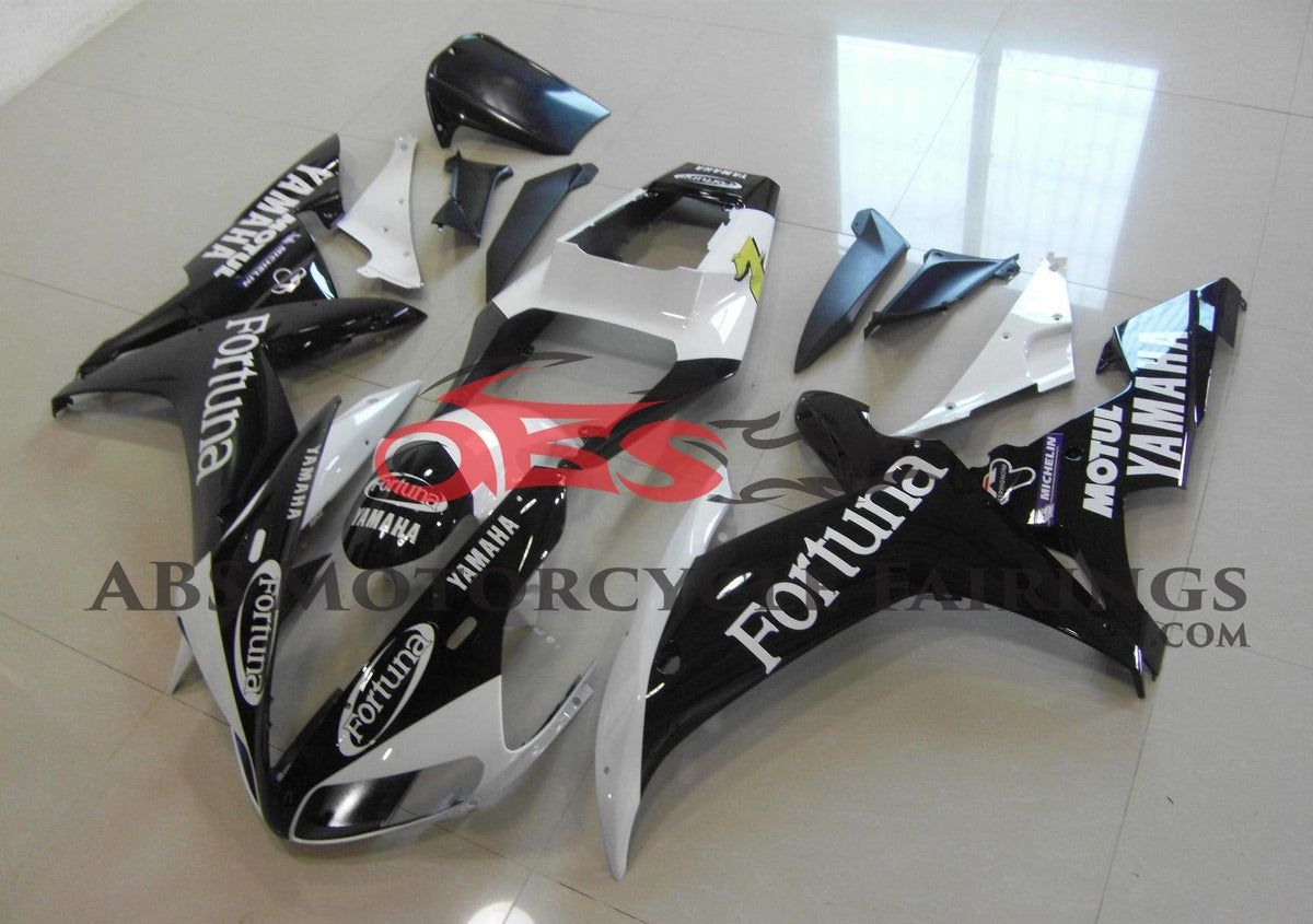 Yamaha YZF-R1 (2002-2003) Black & White Fortuna Fairings