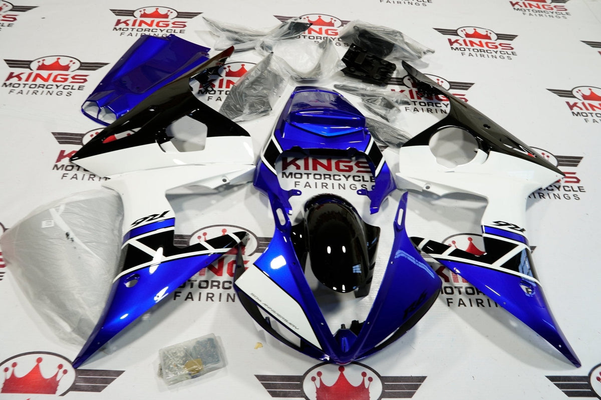 Yamaha YZF-R6 (2005) Blue, Black & White Fairings