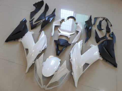 Fairing kit for a Kawasaki ZX6R 636 (2013-2018) Gloss White & Matte Black