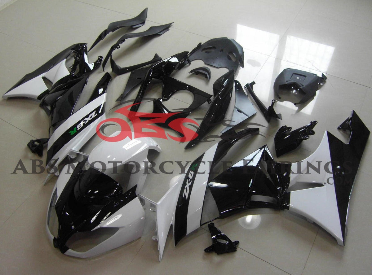 Fairing kit for a Kawasaki Ninja ZX6R 636 (2009-2012) White & Black